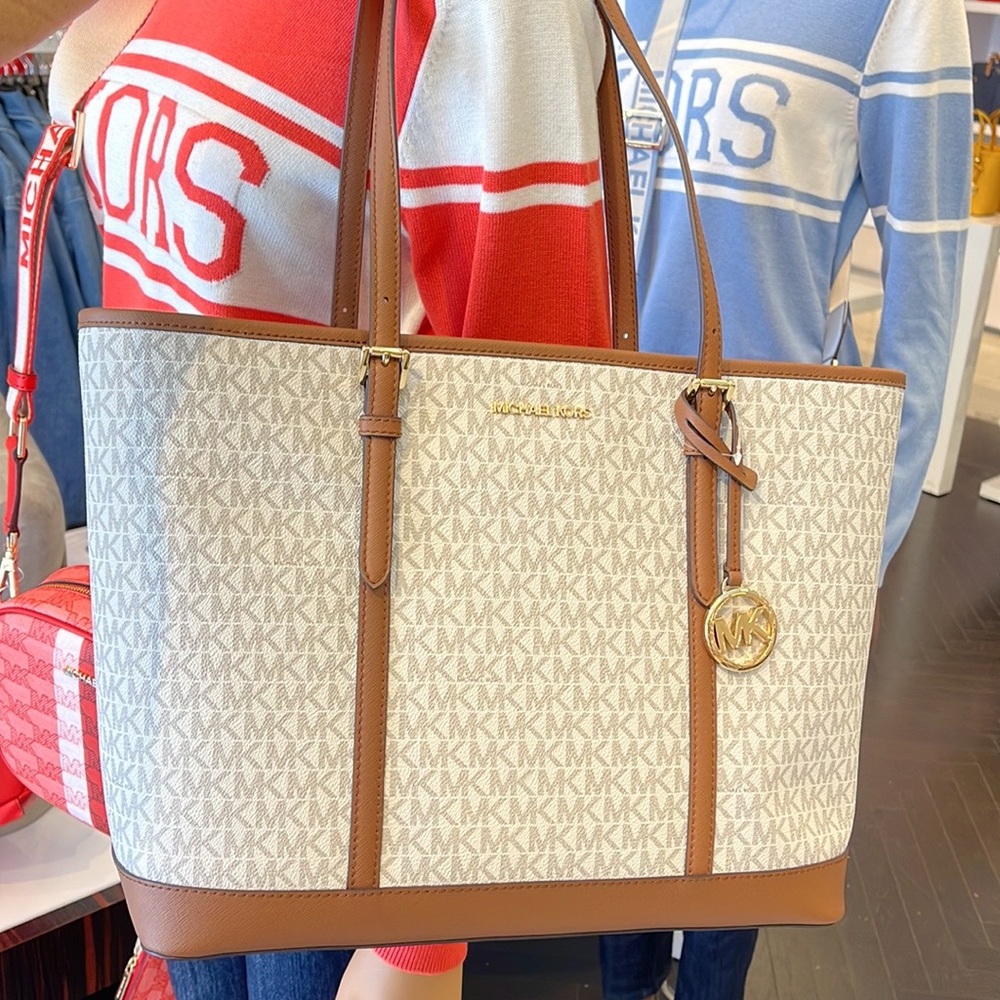 MICHAEL KORS
Jet Set Travel Large Logo Tote Shoulder Bag
COLOR VANILLA 
NWT - Picture 16 of 16